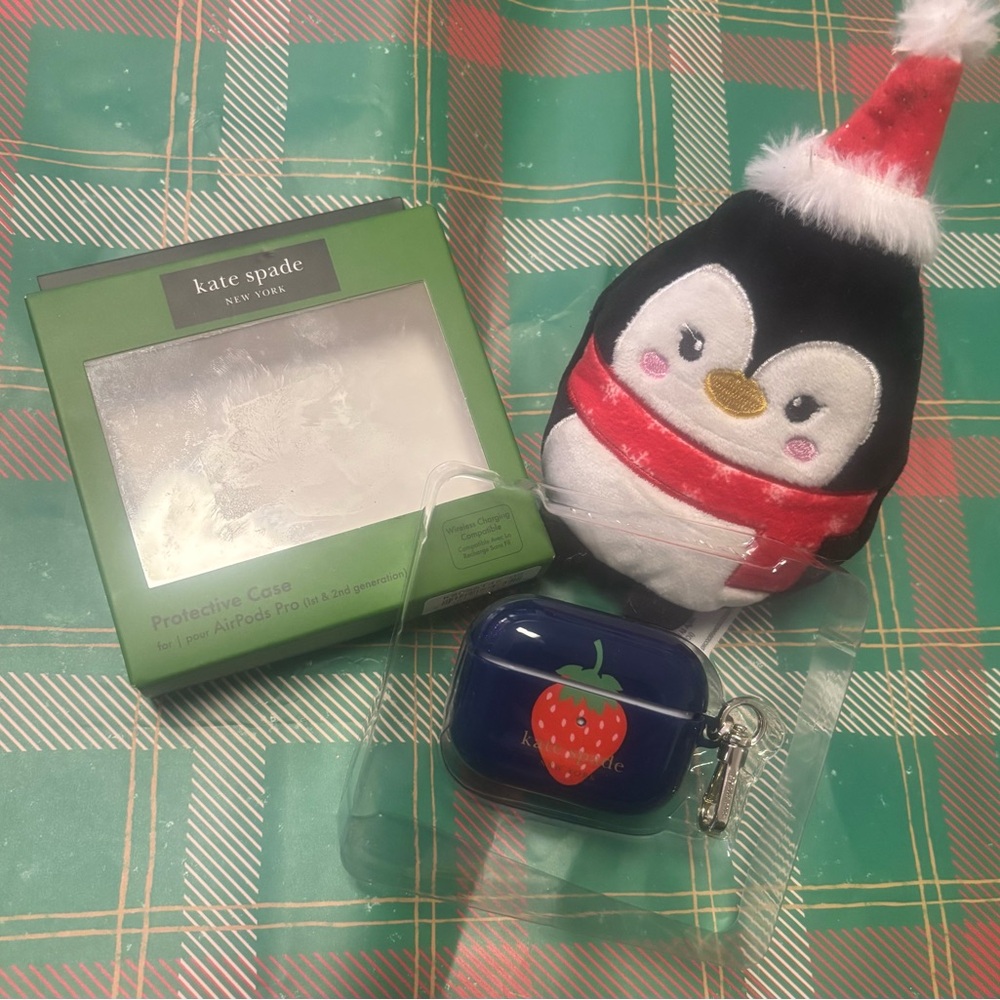 NIB Kate Spade Navy AirPods Case with Strawberry Motif